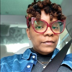 Meet your Posher, Felicia